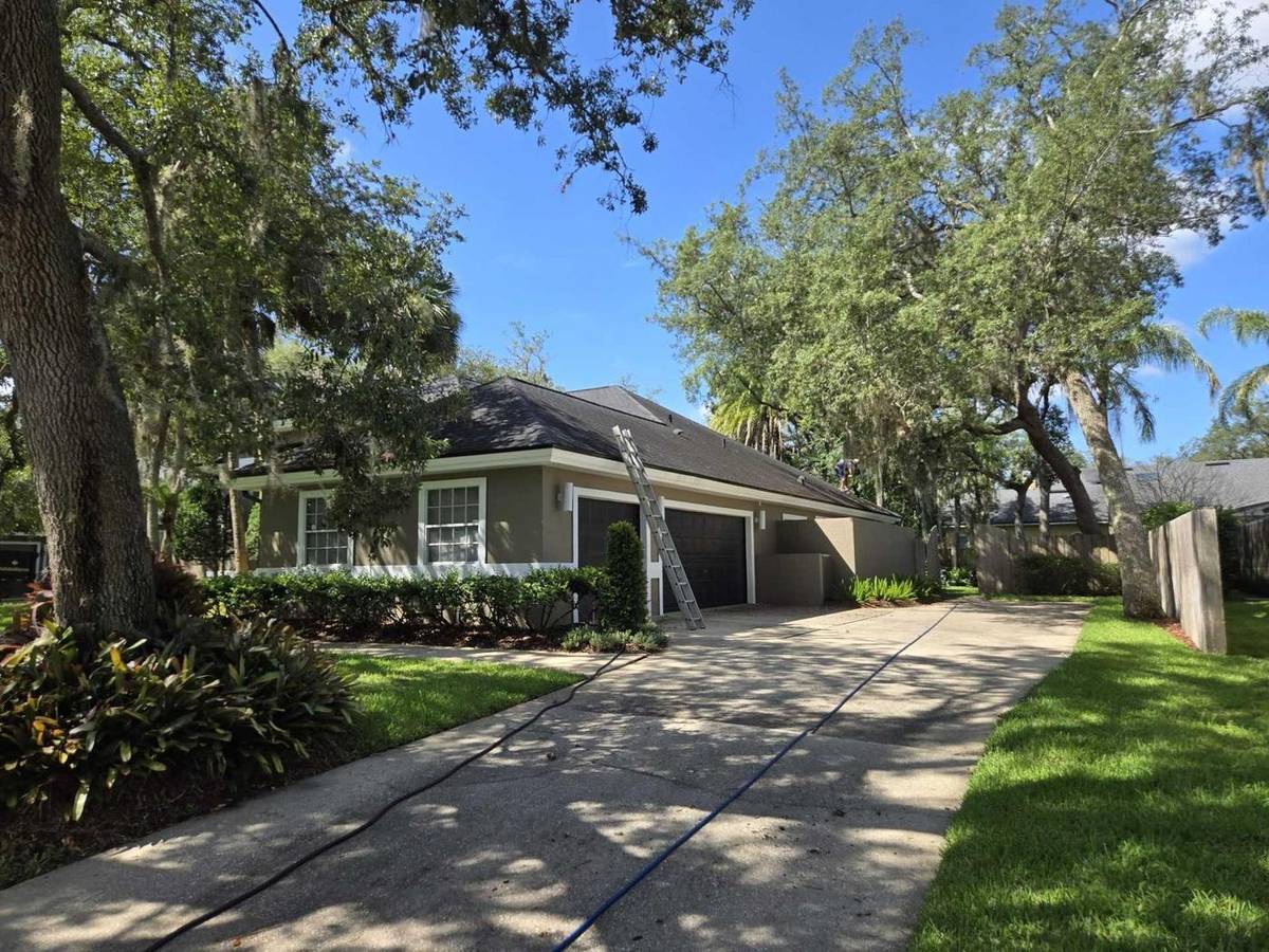 Winter Springs driveway after cleaning