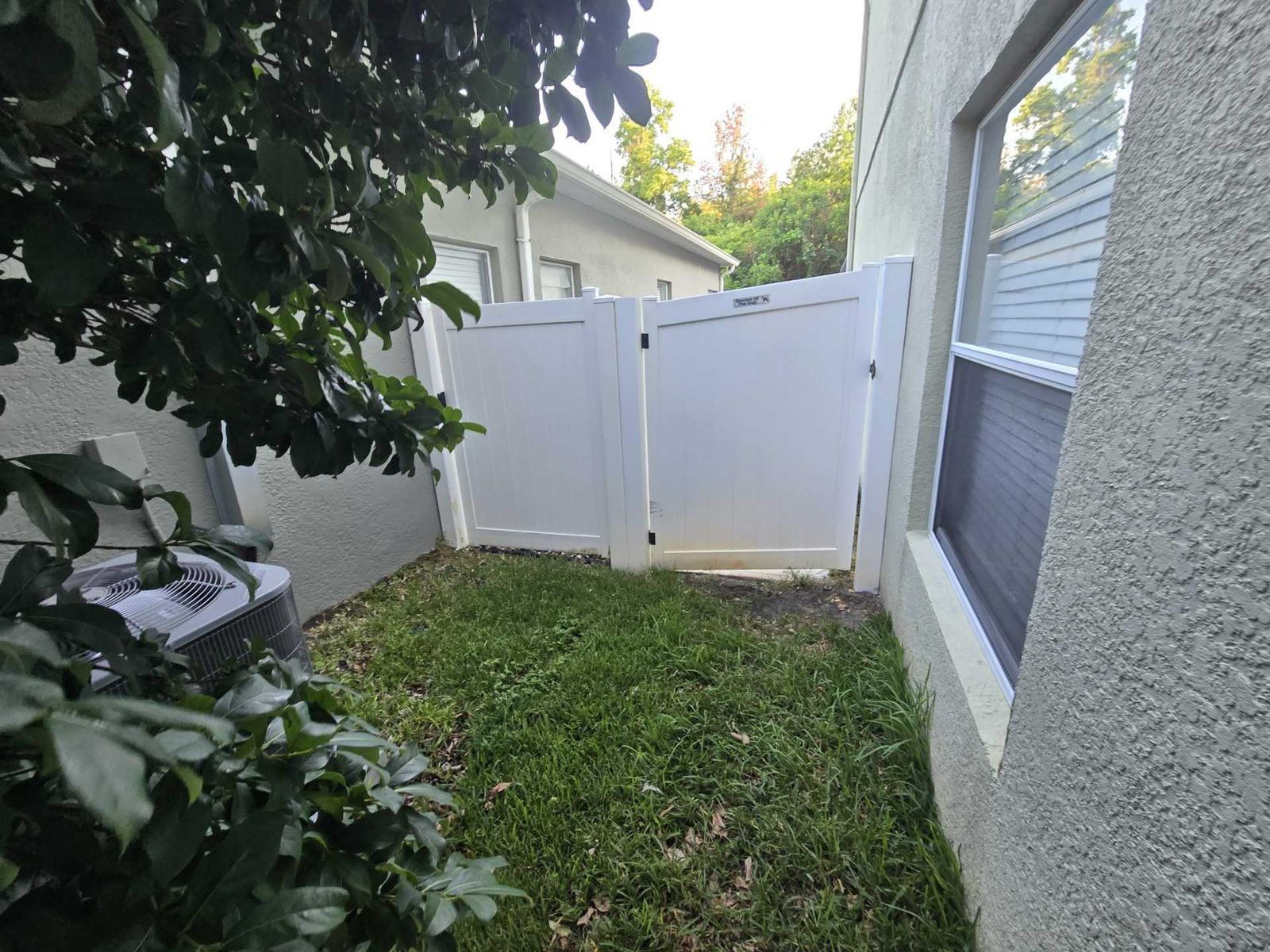 Orlando fence after cleaning